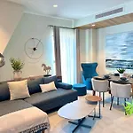 Mercury Tower 1br W Terrace And Rooftop Pool By Arco Collection Apartment
