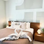 Mercury Tower 1br W Terrace And Rooftop Pool By Arco Collection * Saint Julian's