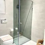 Mercury Tower 1br W Terrace And Rooftop Pool By Arco Collection *