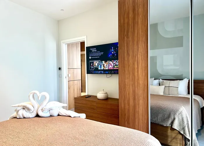 Mercury Tower 1br W Terrace And Rooftop Pool By Arco Collection *