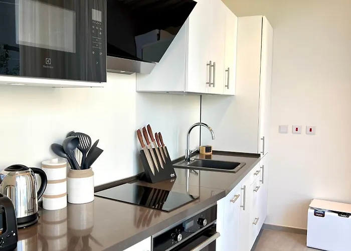 Apartment Mercury Tower 1br W Terrace And Rooftop Pool By Arco Collection *