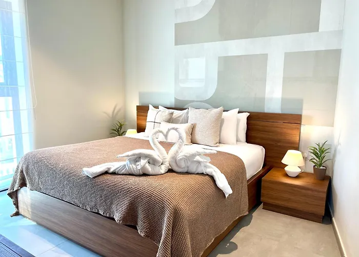 Mercury Tower 1br W Terrace And Rooftop Pool By Arco Collection Apartment