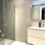 Mercury Tower 1br W Terrace And Rooftop Pool By Arco Collection