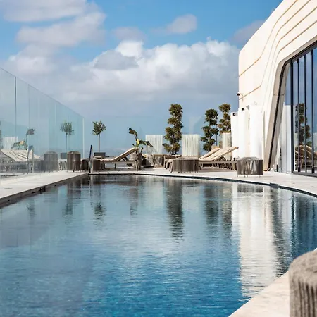 Mercury Tower 1br W Terrace And Rooftop Pool By Arco Collection